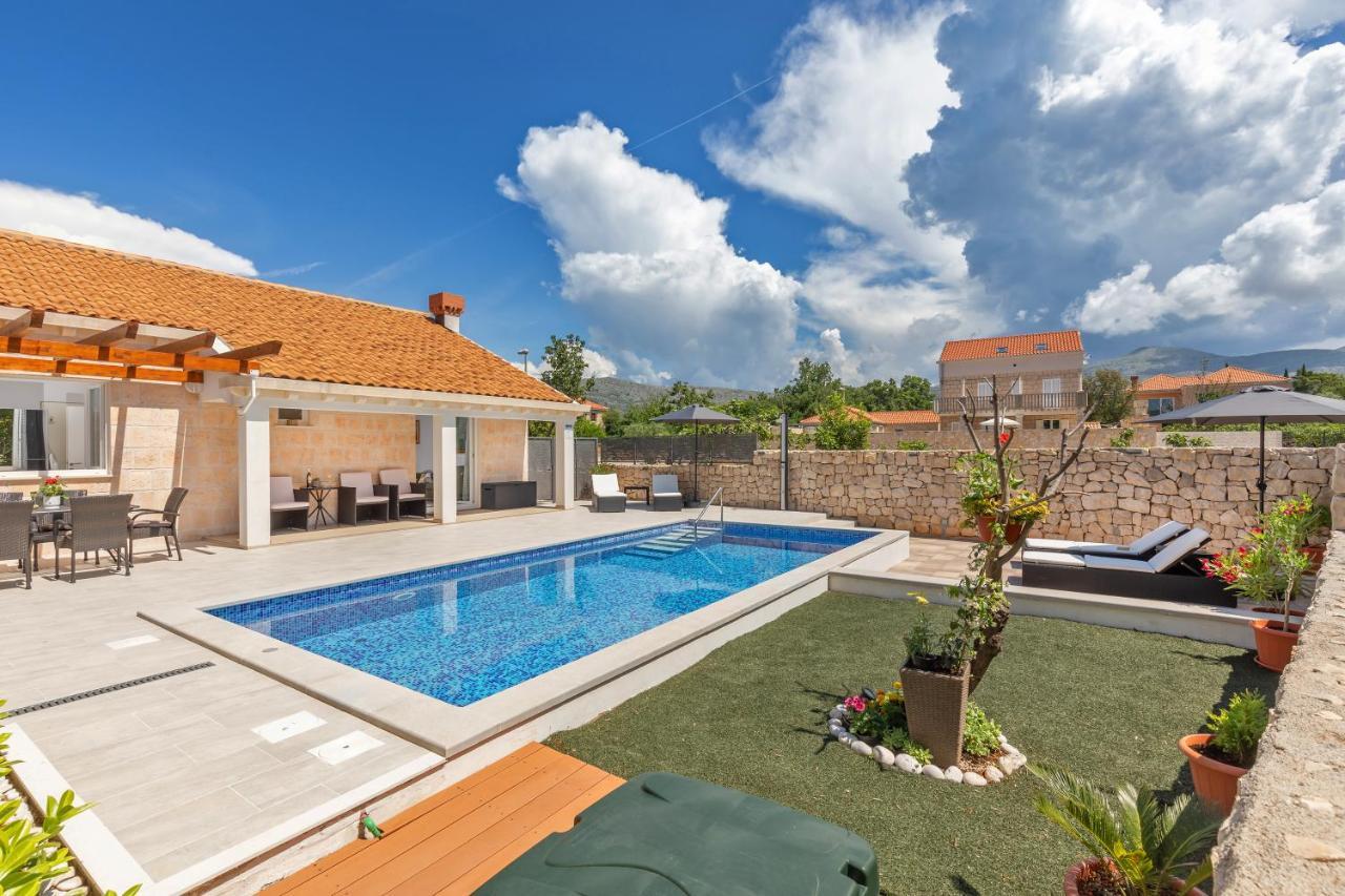 Apartment Holiday Home Doma, Cilipi Near Dubrovnik Экстерьер фото