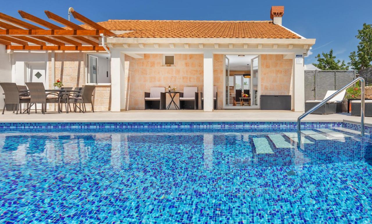 Apartment Holiday Home Doma, Cilipi Near Dubrovnik Экстерьер фото