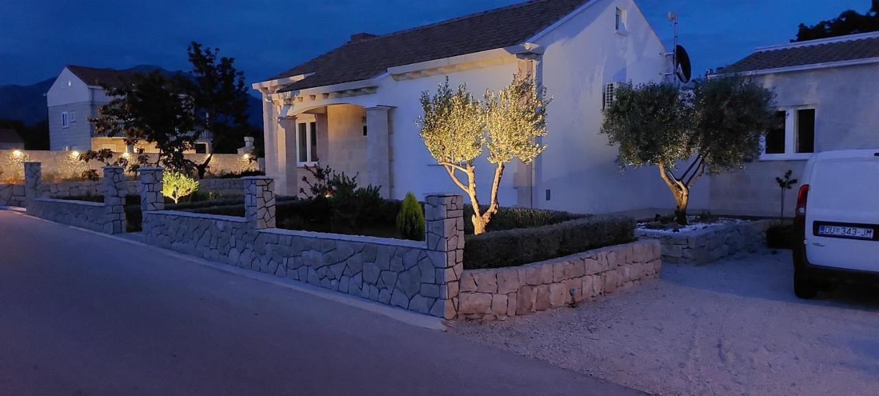 Apartment Holiday Home Doma, Cilipi Near Dubrovnik Экстерьер фото