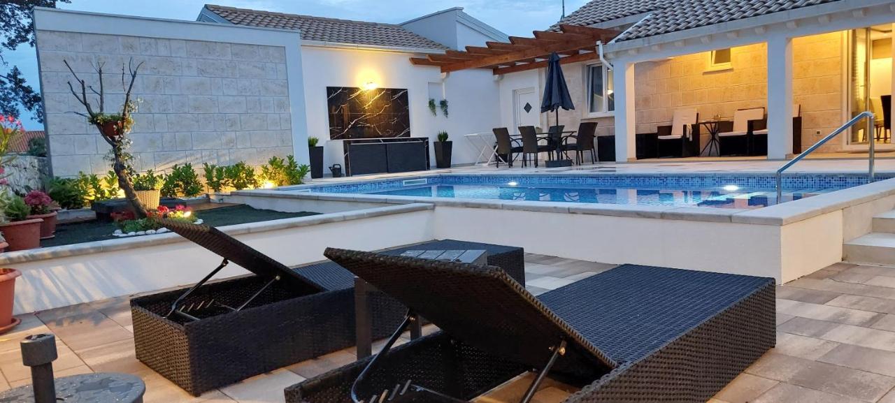 Apartment Holiday Home Doma, Cilipi Near Dubrovnik Экстерьер фото